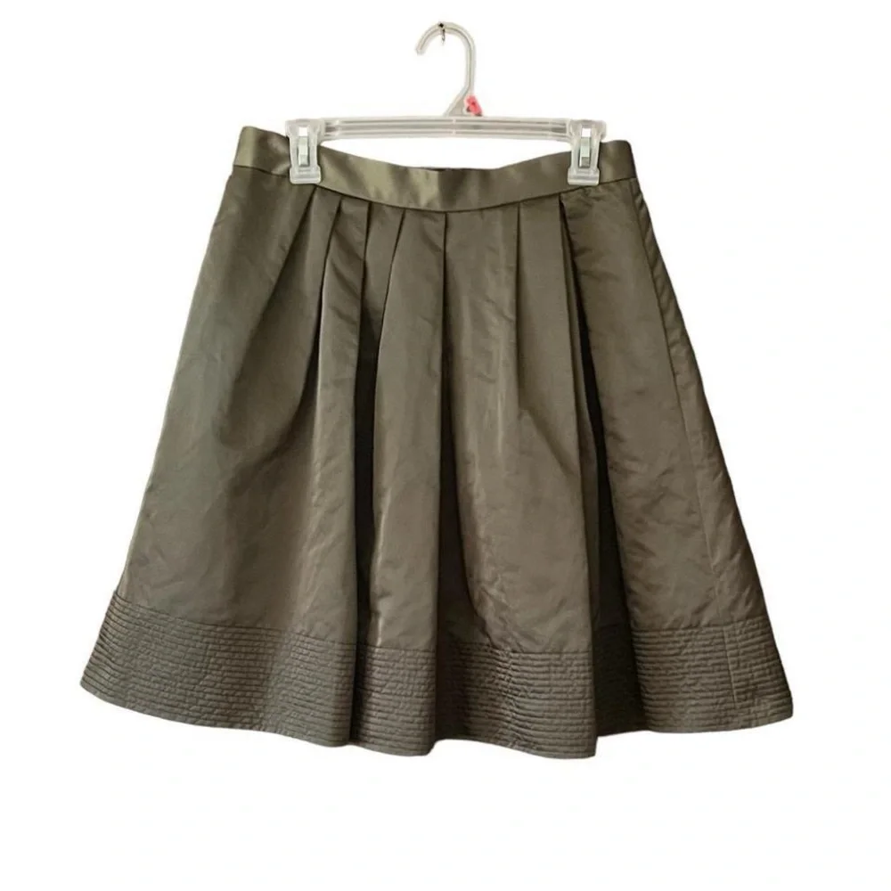 Ladies banana republic pleated skater skirt, size 10